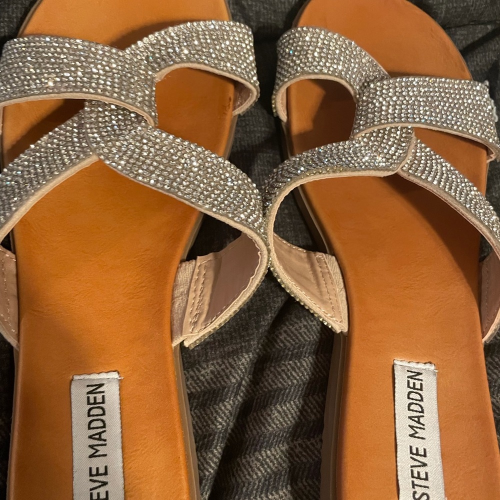 NWOT Steve Madden Sandals